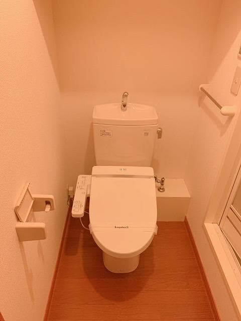 Room image 9