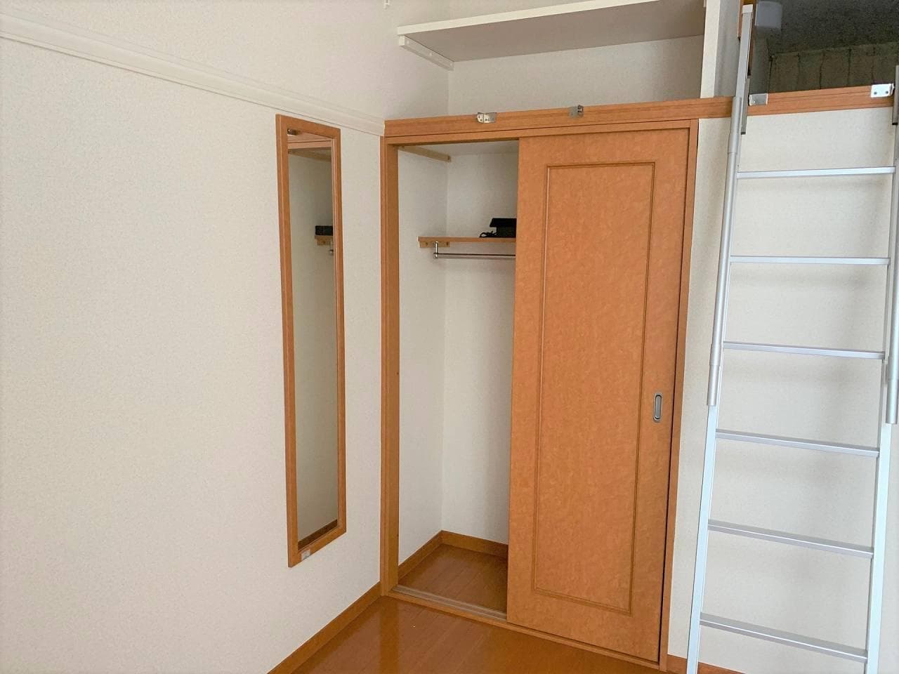 Room image 16
