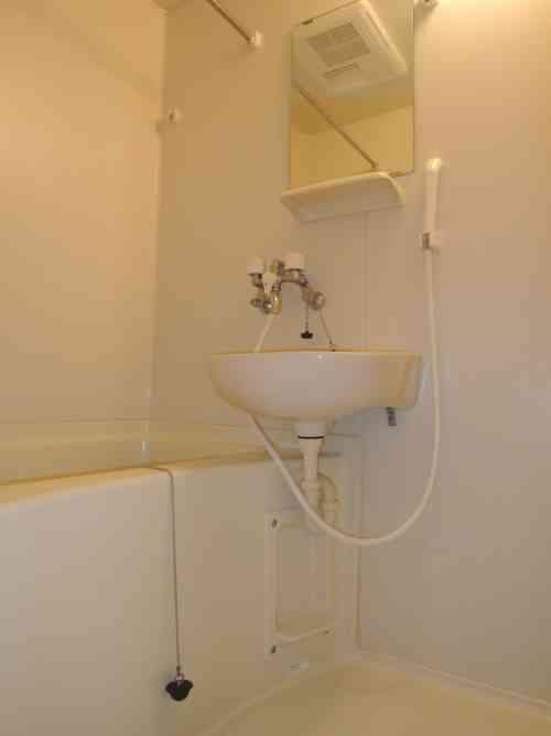Room image 8