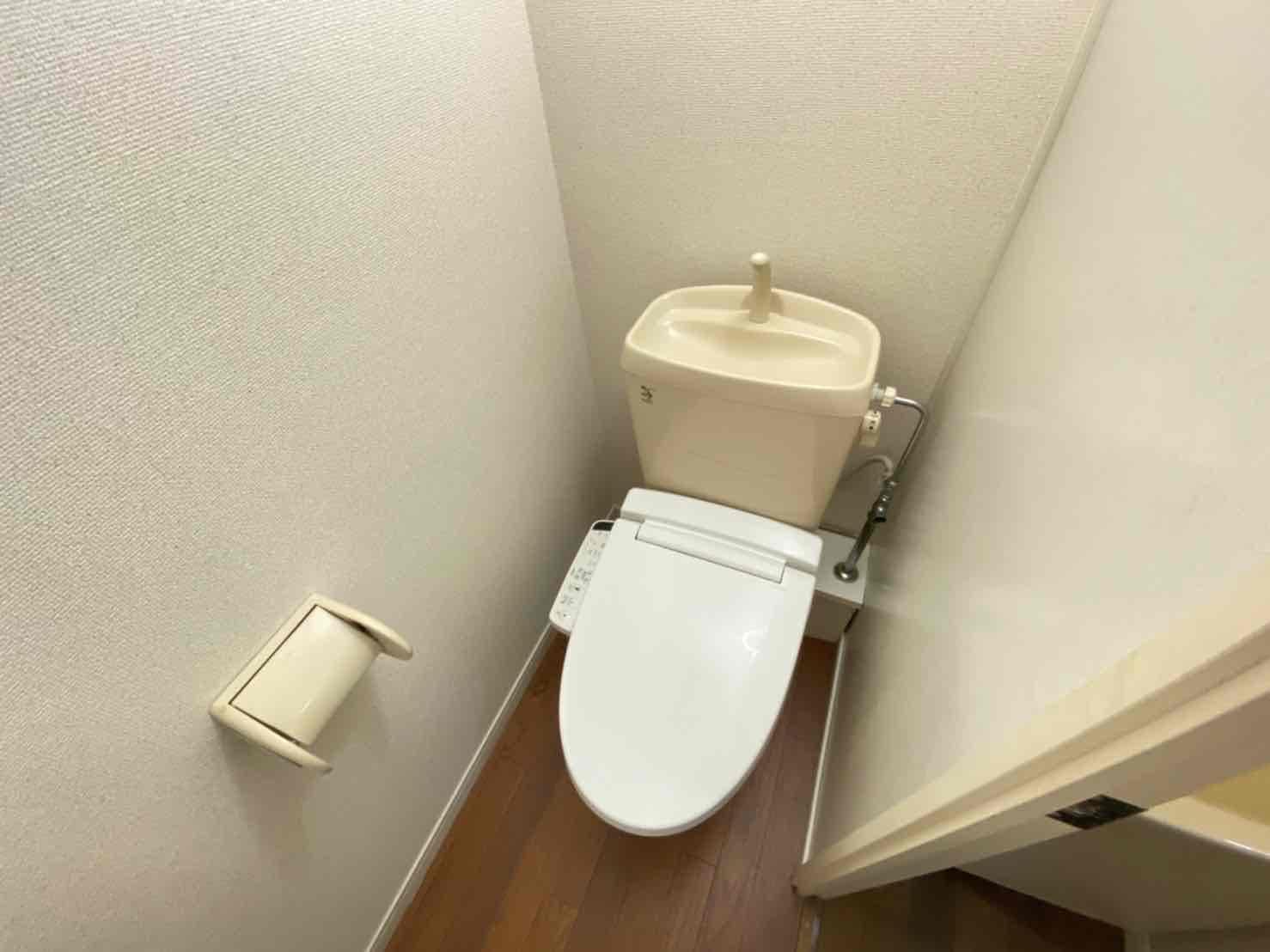 Room image 8