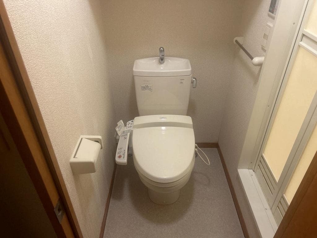 Room image 8