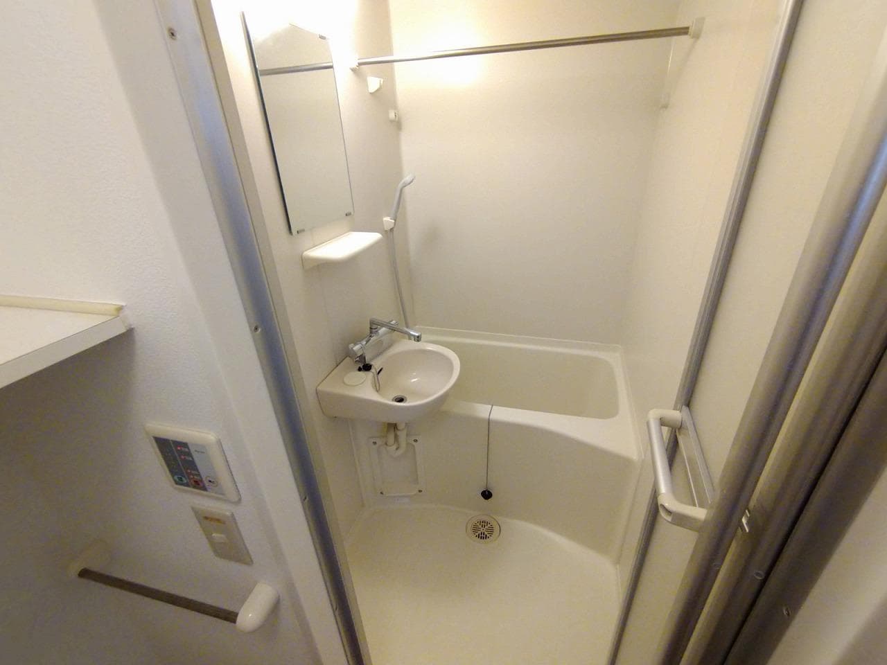 Room image 8