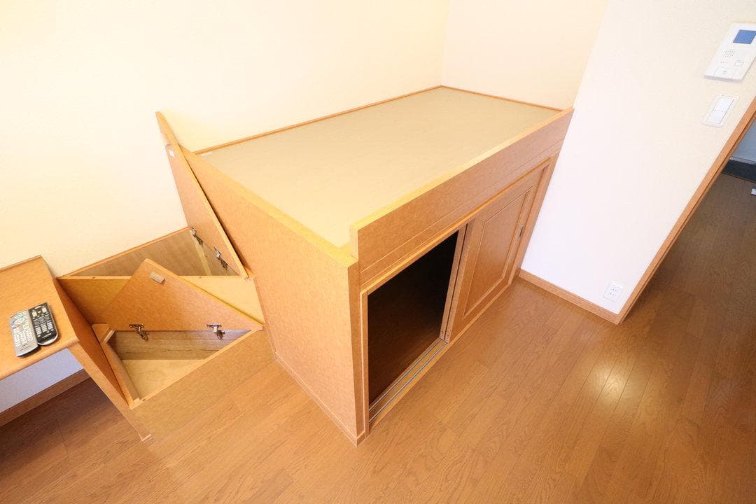 Room image 9