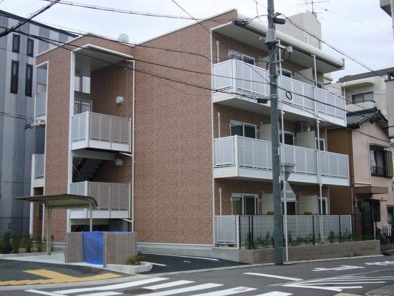 Main exterior of leopalace Lumiere Tsutsui