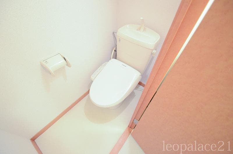 Room image 16
