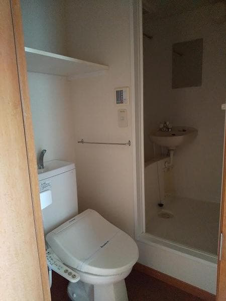 Room image 8