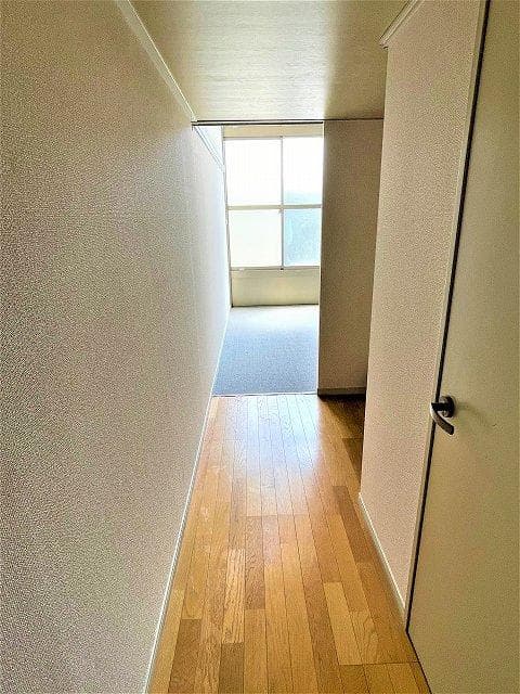 Room image 16