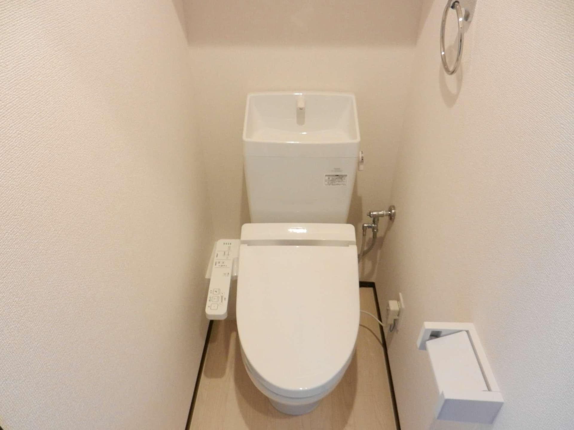 Room image 15