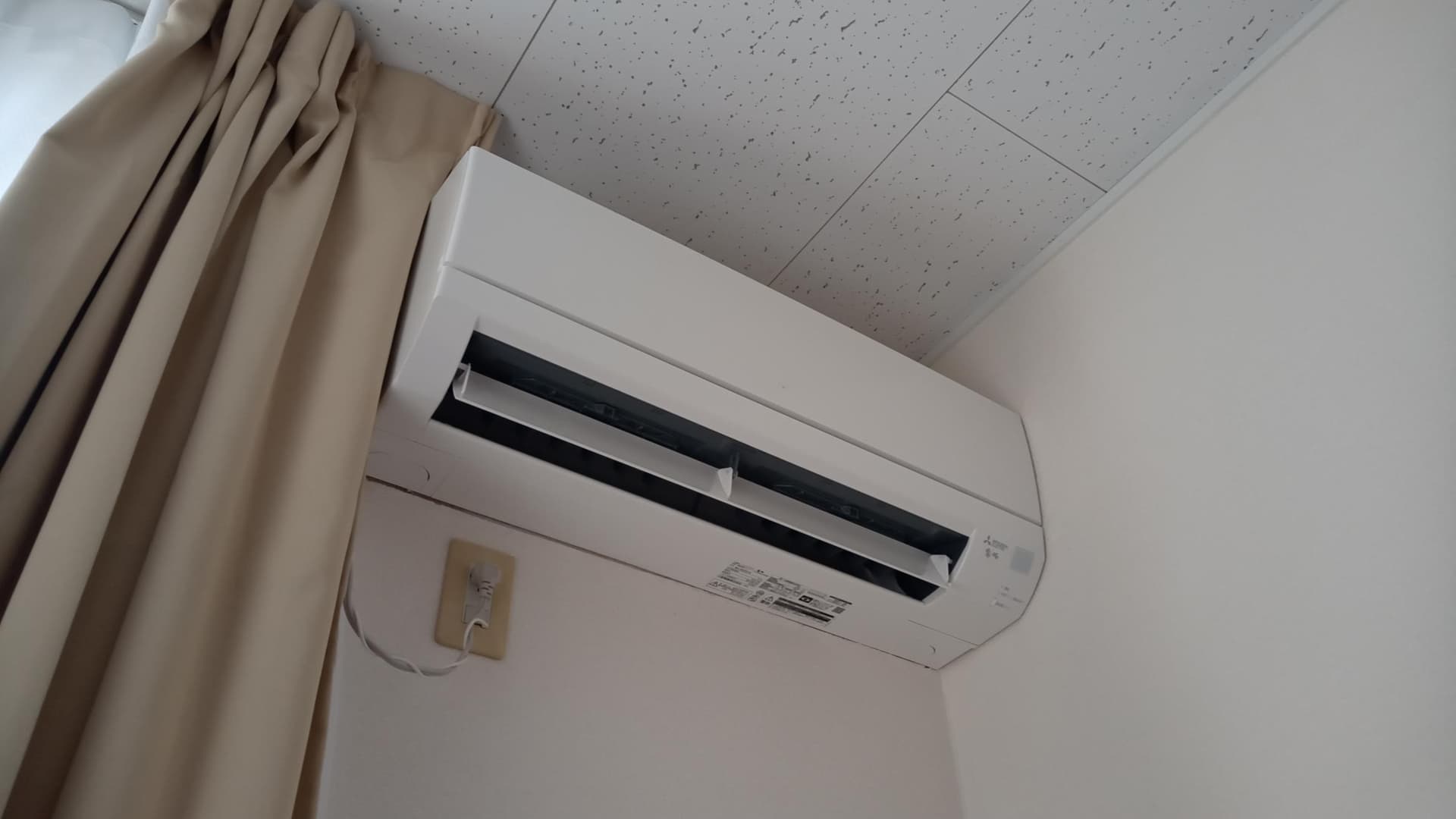 Room image 16