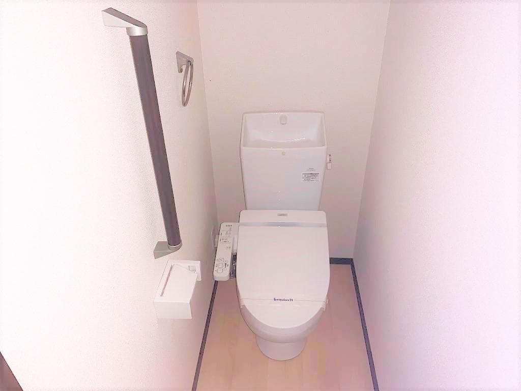 Room image 15