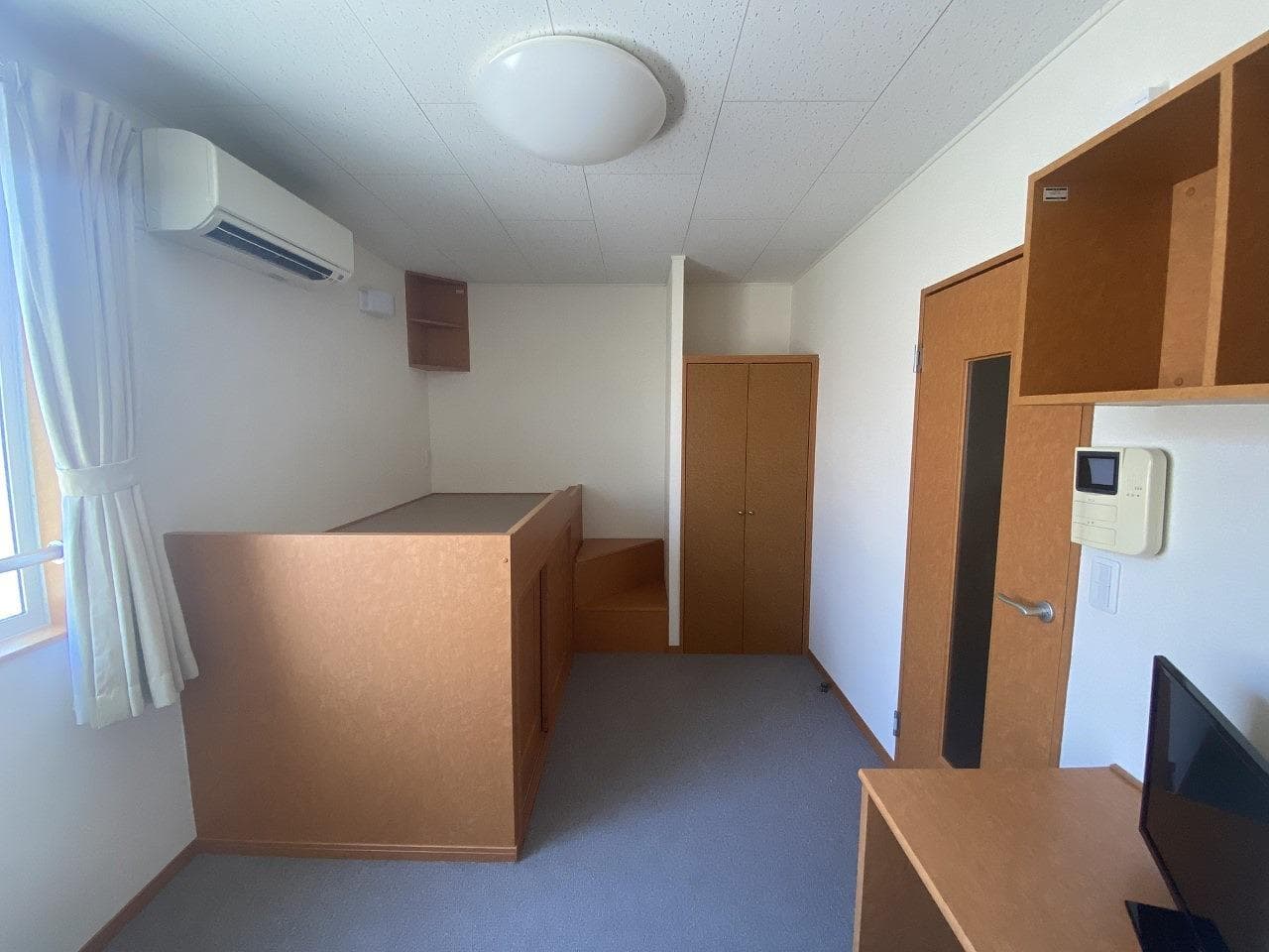 Room image 11