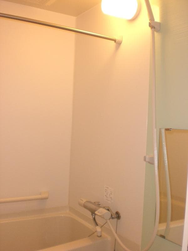 Room image 8
