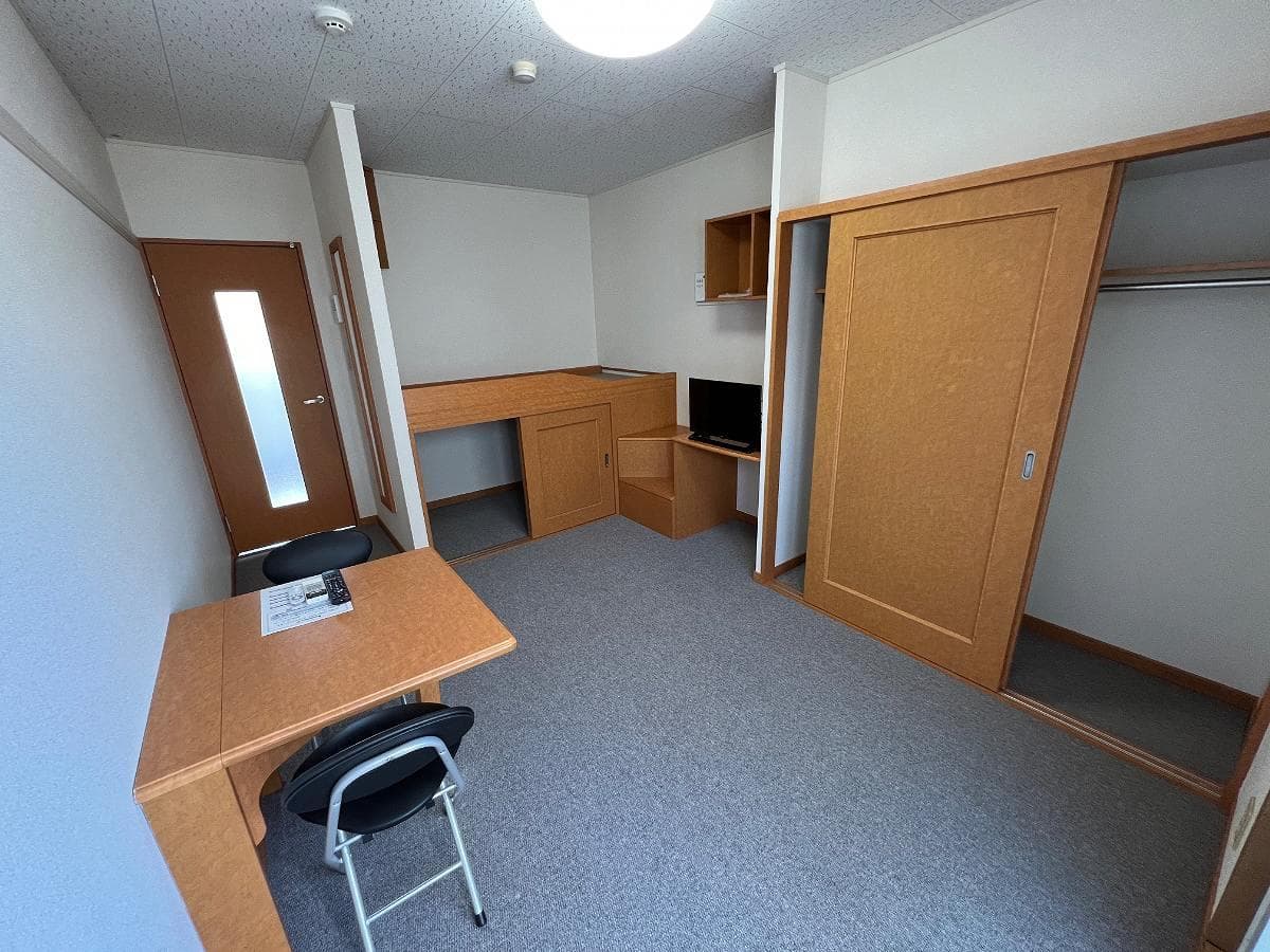 Room image 12