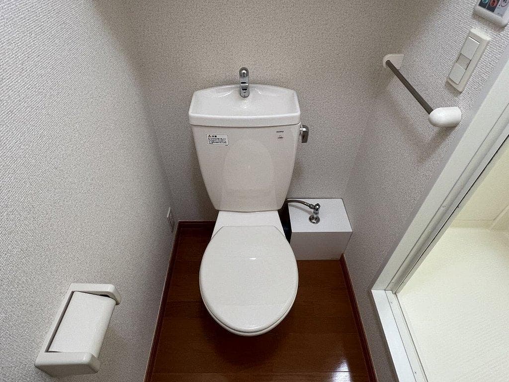 Room image 8