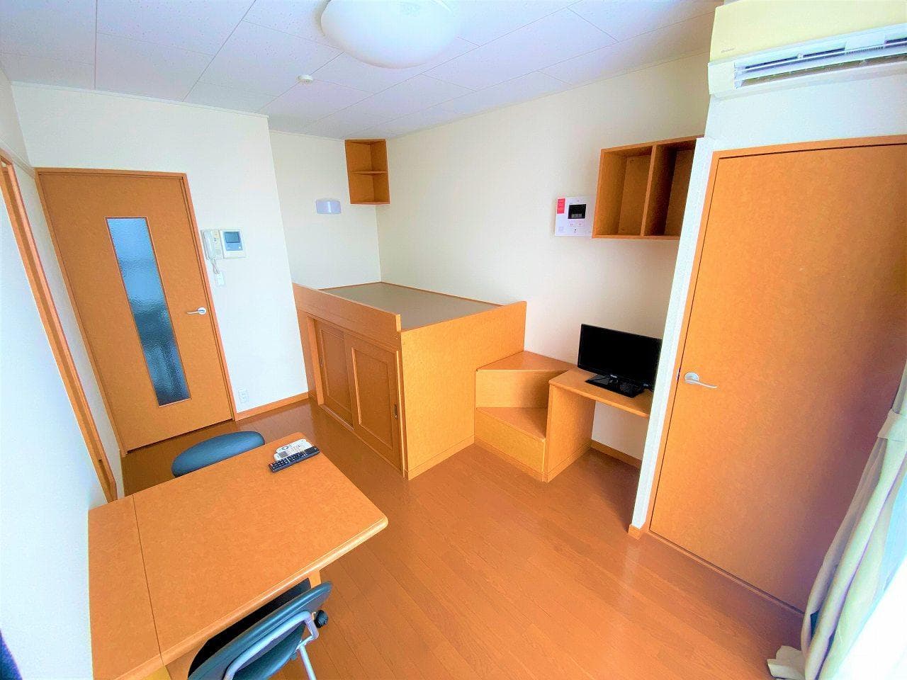 Room image 8