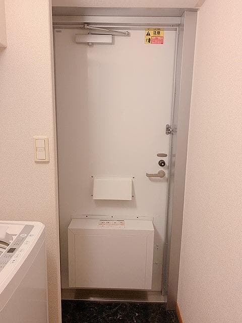 Room image 8