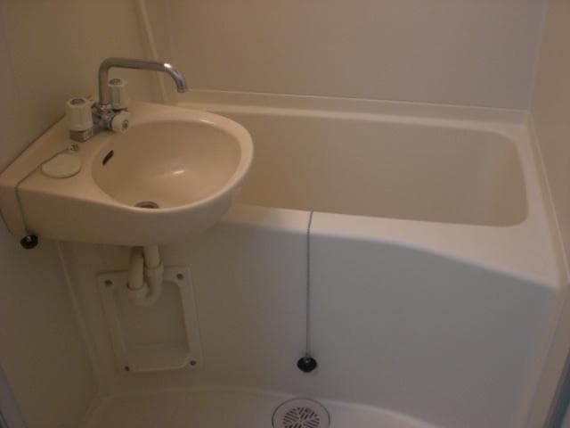 Room image 8