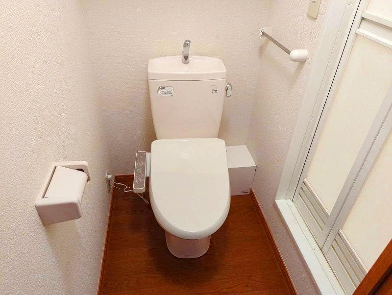 Room image 8