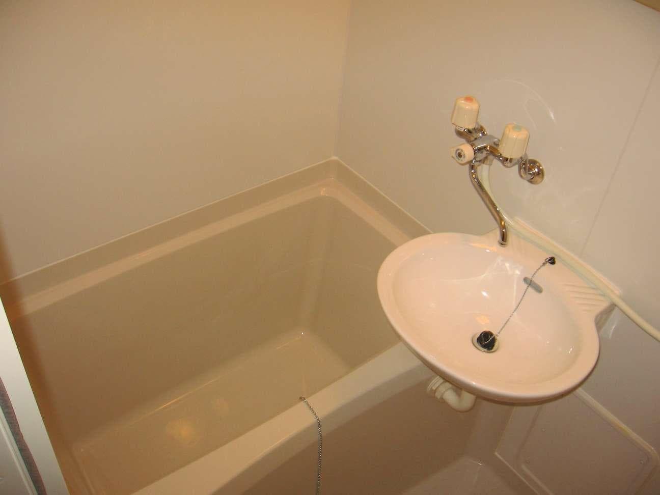 Room image 8