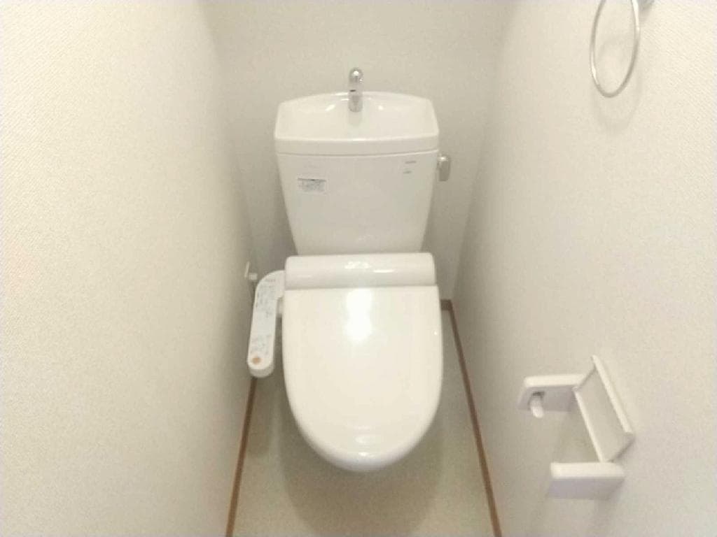 Room image 8