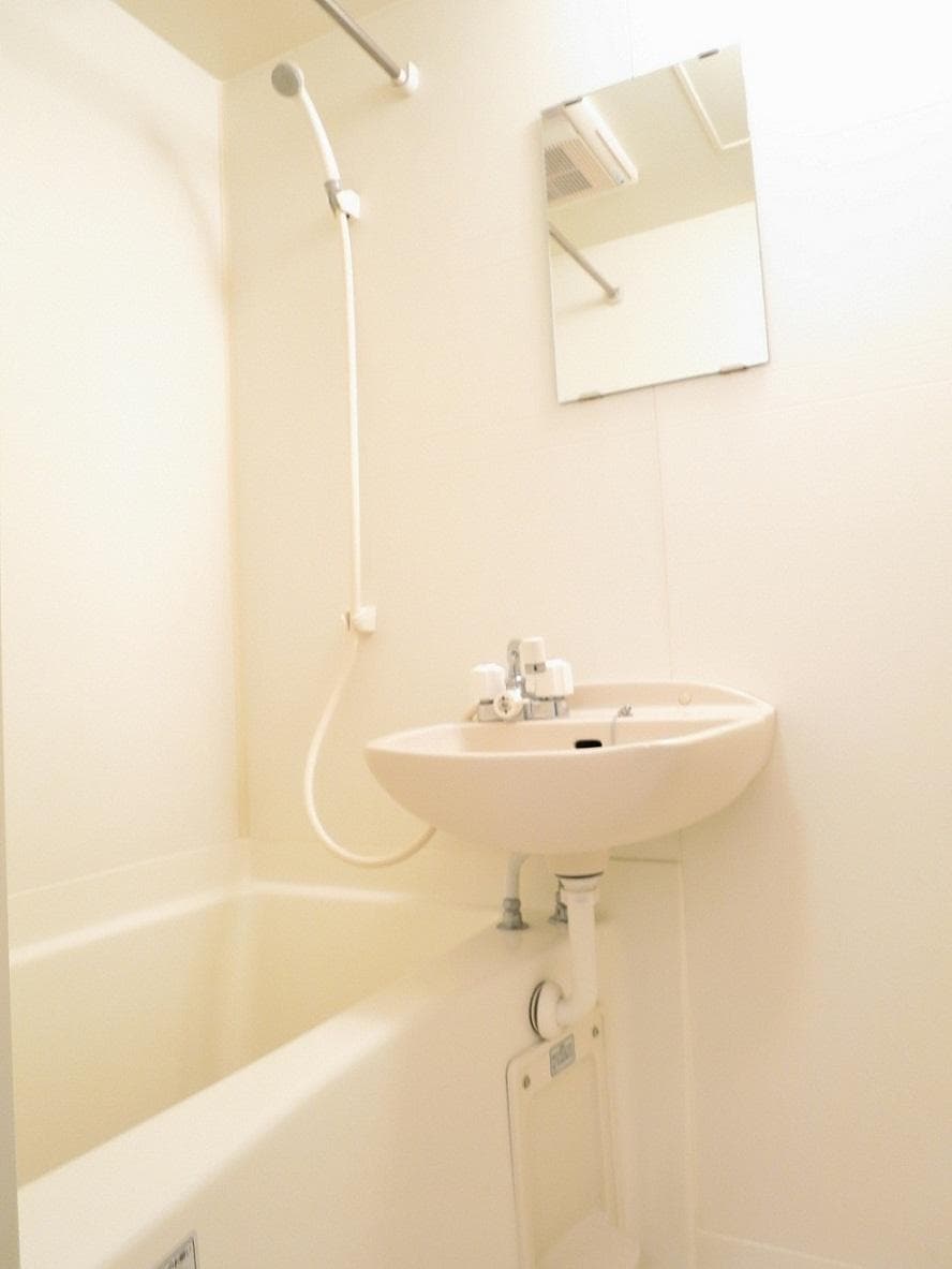Room image 12