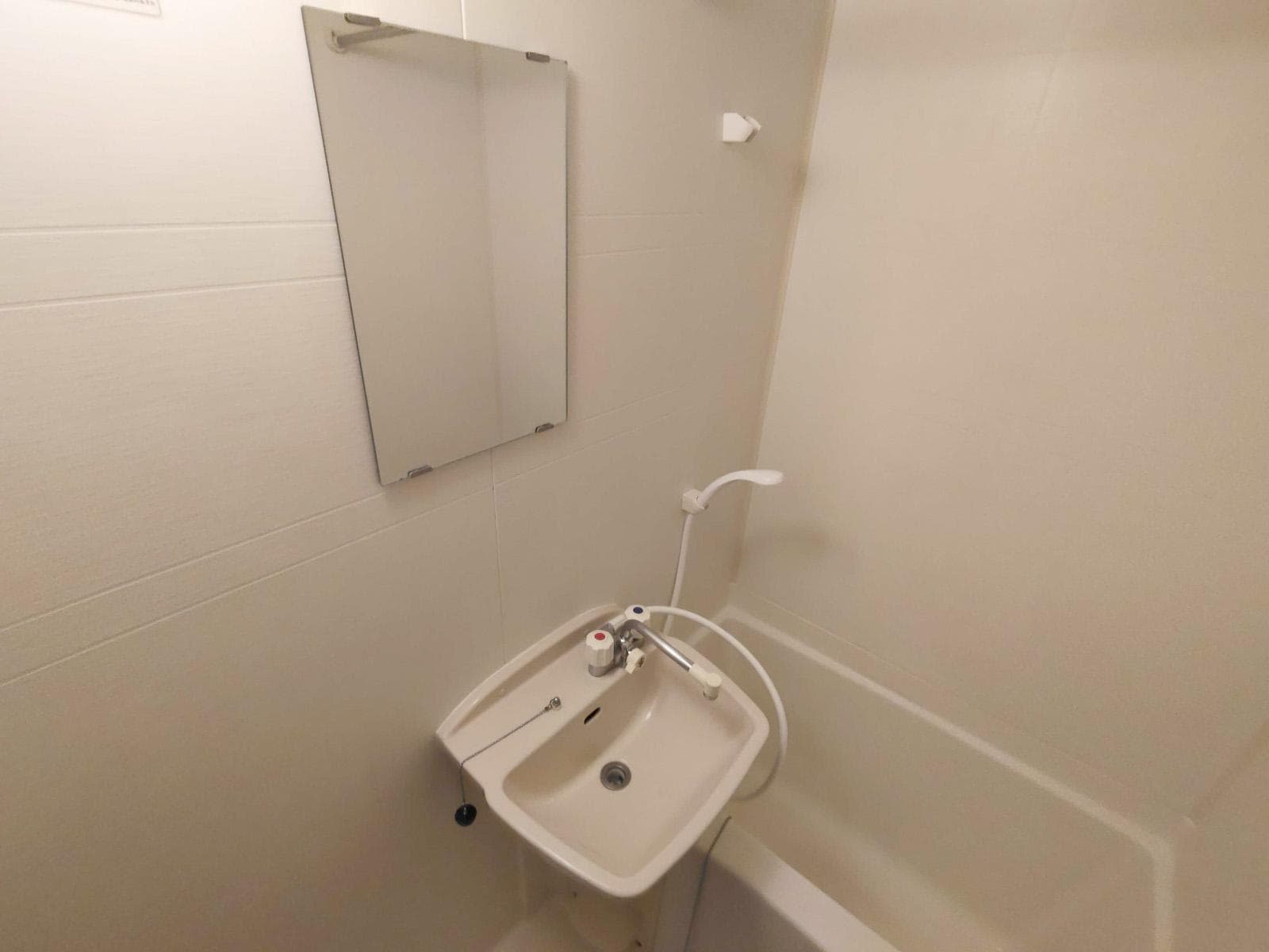 Room image 8