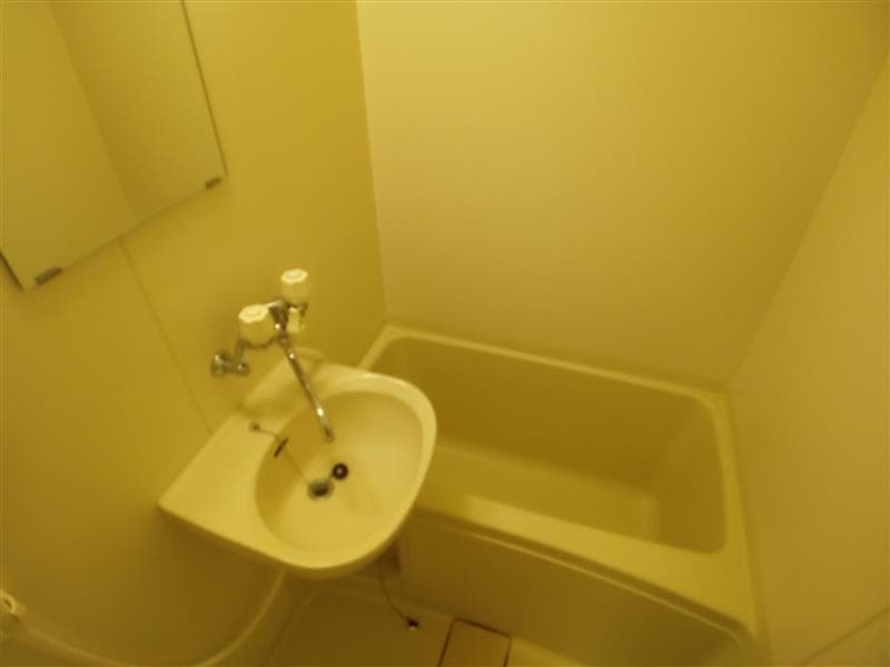 Room image 10