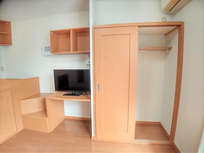 Room image 11
