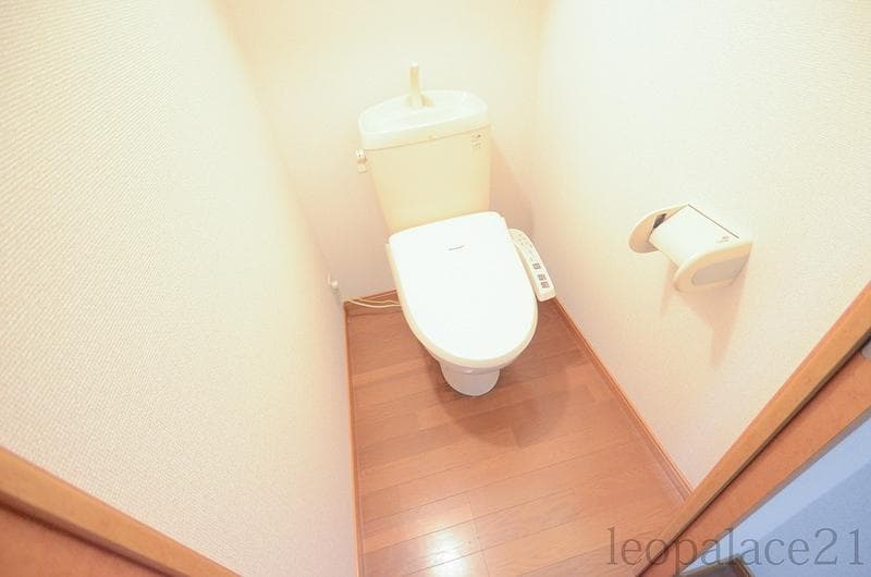Room image 11