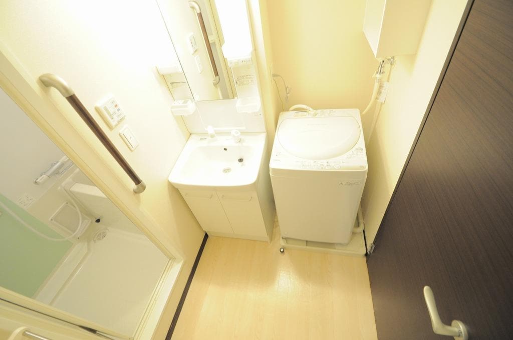 Room image 10