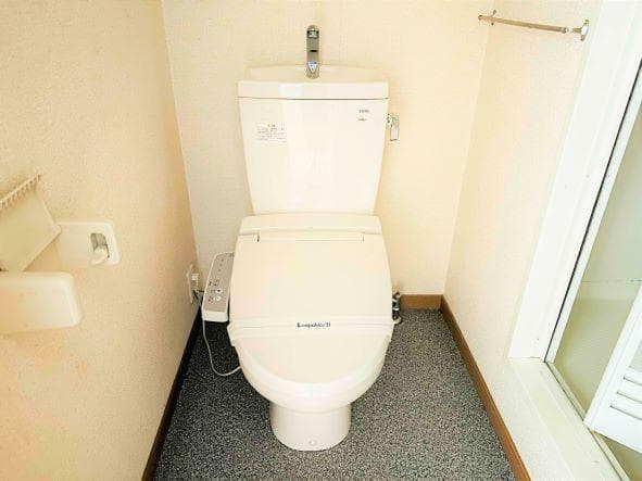 Room image 8