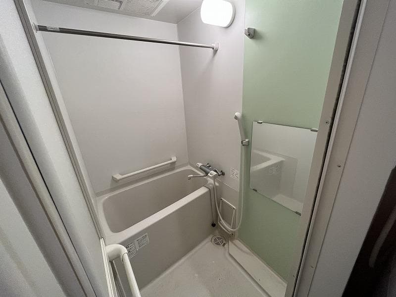 Room image 8