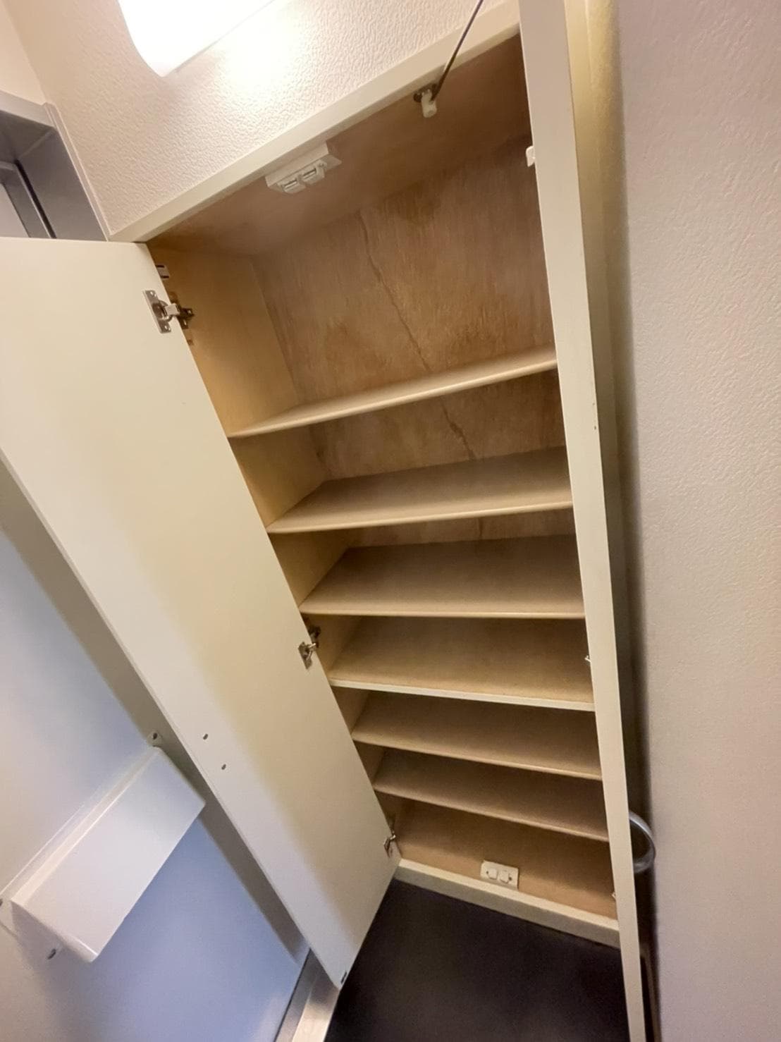 Room image 11