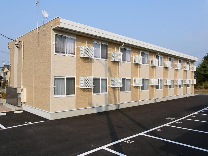 Main exterior of leopalace Claire Y