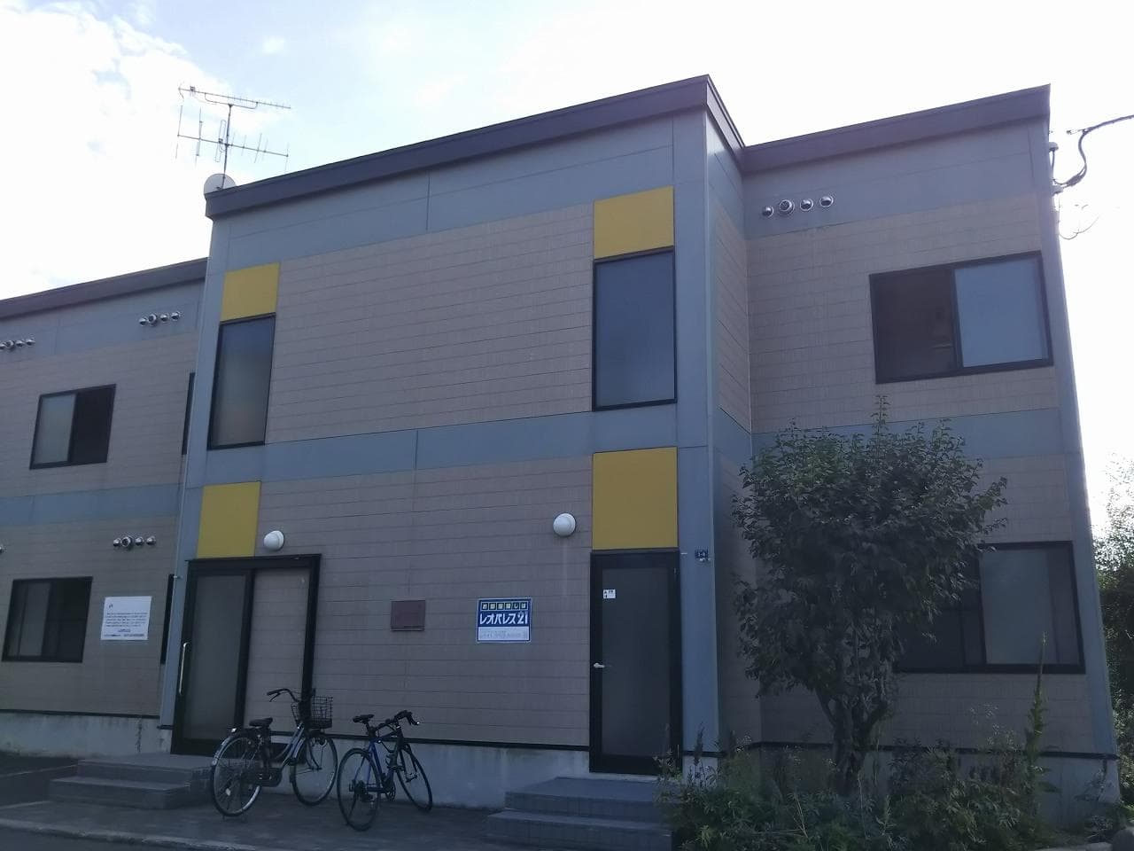 Main exterior of leopalace Element 18
