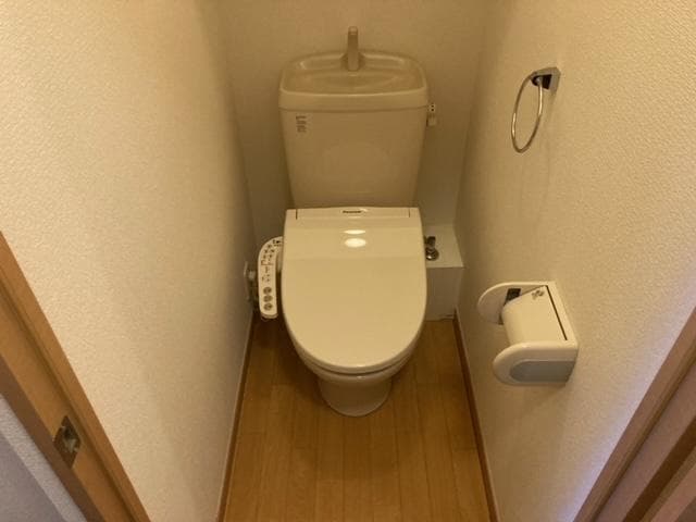 Room image 9