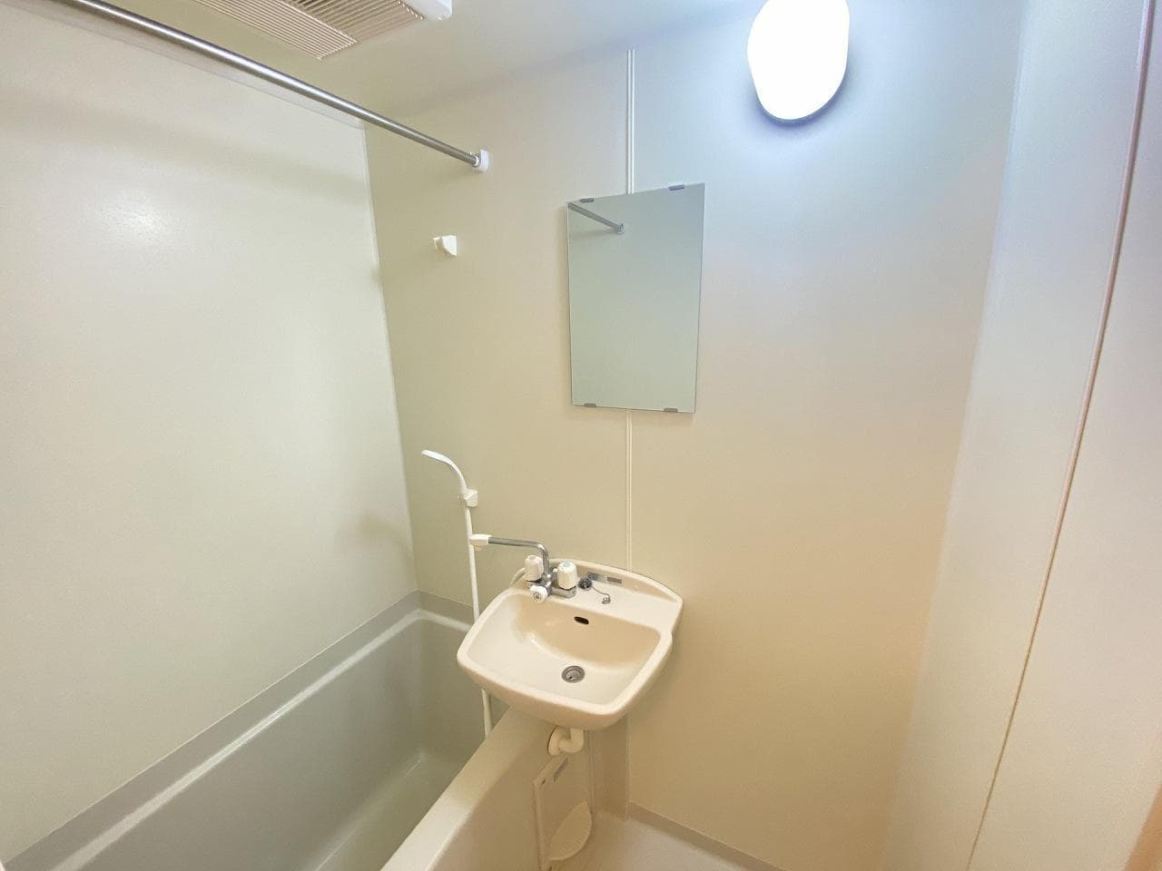 Room image 13