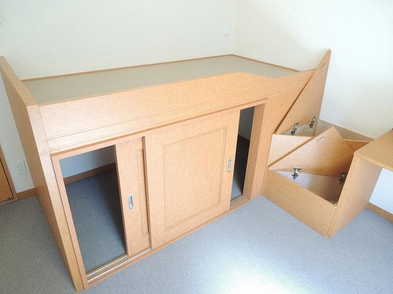 Room image 8