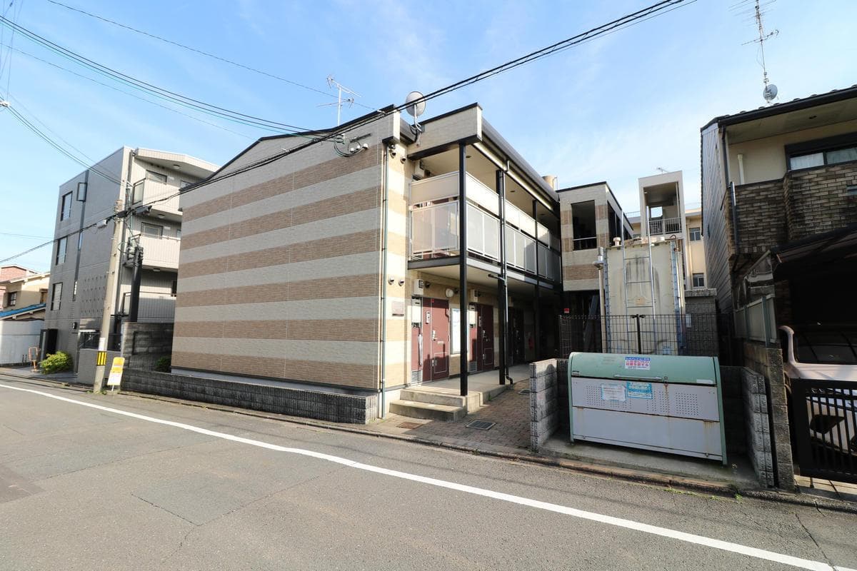 Main exterior of leopalace Nice Shichiku