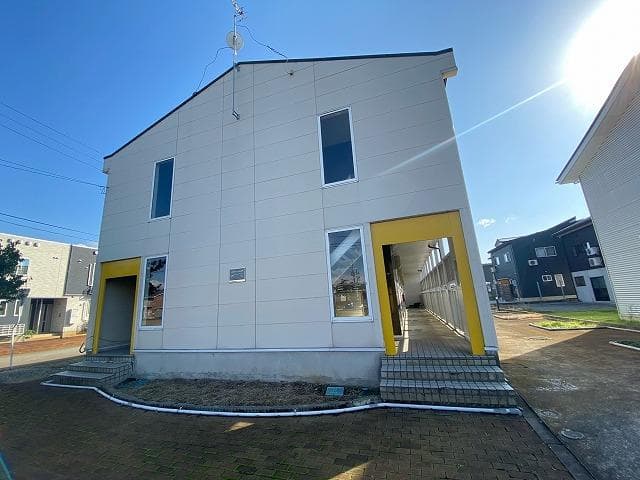 Main exterior of leopalace Premier