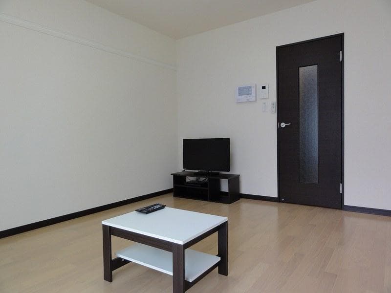 Preview interior of LEONEXT Sakuragaoka