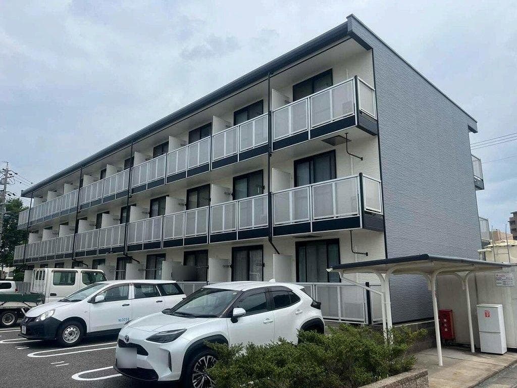 Main exterior of leopalace Higashi Tatsumi