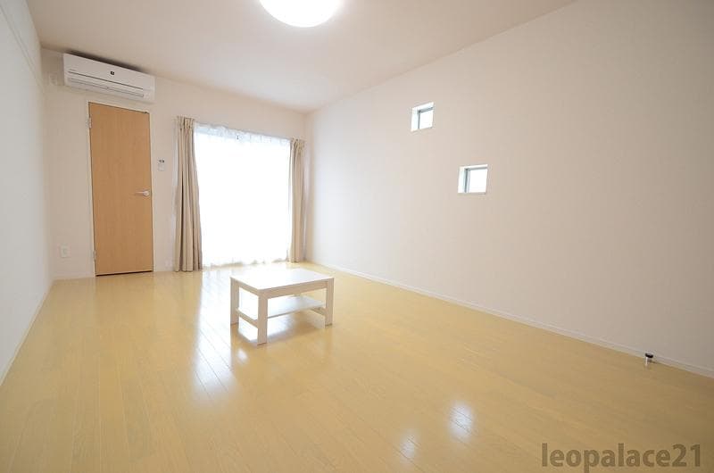 Preview interior of CLEINO Elze Higashi Minato