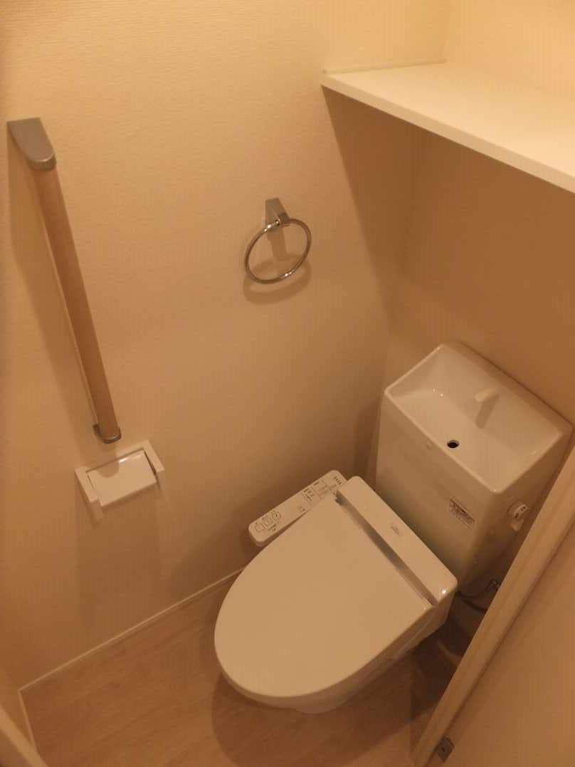 Room image 8