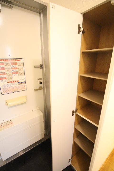 Room image 8