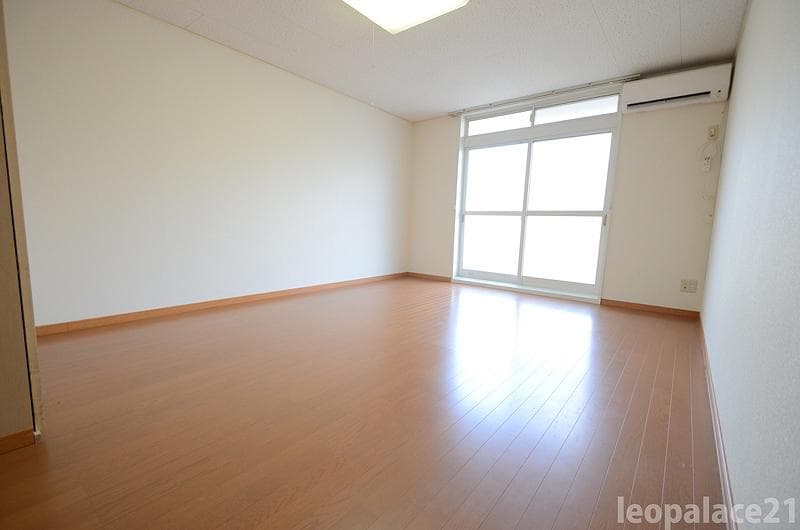 Room image 14