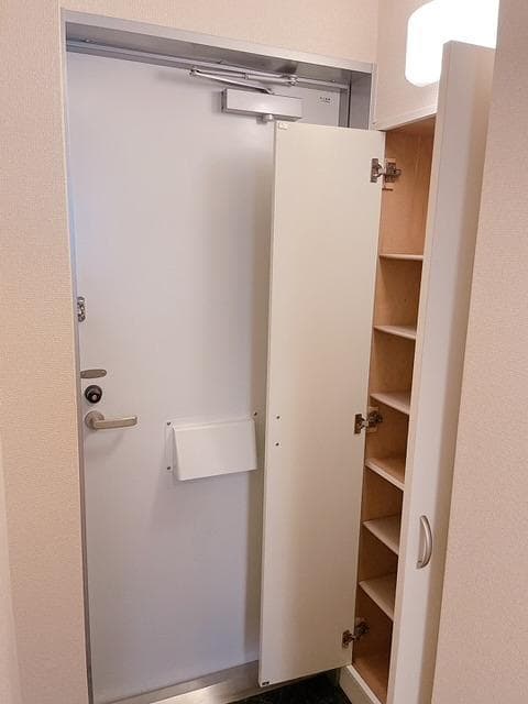 Room image 8