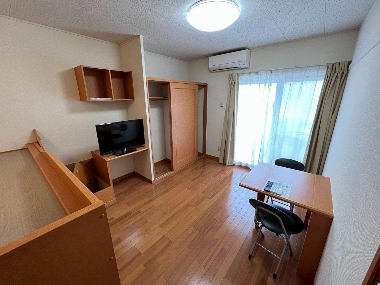 Room image 8