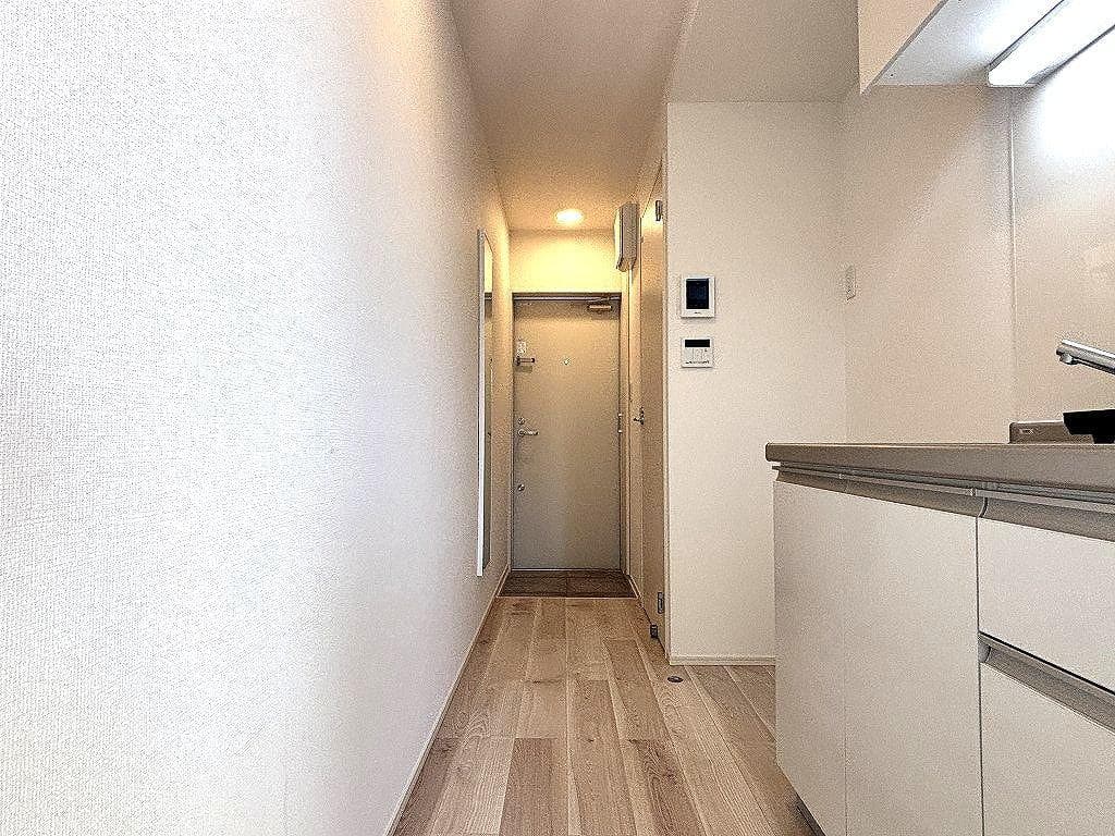 Room image 12
