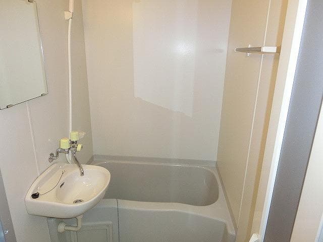 Room image 8